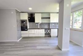 Renovated 2 Bedroom Apartment in Oeiras with Storage Room – Modernity, Comfort and Natural Light Renovated 2 Bedroom Apartment in Oeiras with Storage Room – Modernity, Comfort and Natural Light