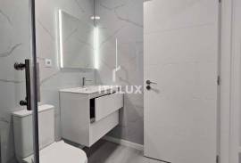 Renovated 2 Bedroom Apartment in Oeiras with Storage Room – Modernity, Comfort and Natural Light Renovated 2 Bedroom Apartment in Oeiras with Storage Room – Modernity, Comfort and Natural Light