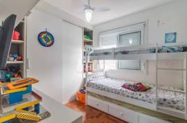 Excellent renovated apartment, 93m², for sale, 3 bedrooms, 1 suite, office, 1 parking space covered garage, Santana, POA / RS