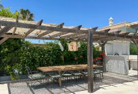 Renovated 5 Bedroom Villa with Pool and Jacuzzi in Almancil Renovated 5 Bedroom Villa with Pool and Jacuzzi in Almancil