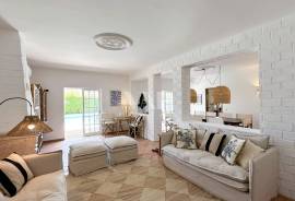 Renovated 5 Bedroom Villa with Pool and Jacuzzi in Almancil Renovated 5 Bedroom Villa with Pool and Jacuzzi in Almancil