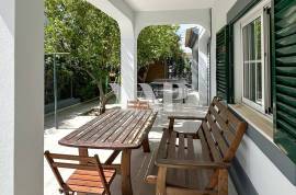 Renovated 5 Bedroom Villa with Pool and Jacuzzi in Almancil Renovated 5 Bedroom Villa with Pool and Jacuzzi in Almancil