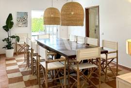 Renovated 5 Bedroom Villa with Pool and Jacuzzi in Almancil Renovated 5 Bedroom Villa with Pool and Jacuzzi in Almancil
