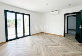 4 bedroom villa with pool, Vilamoura