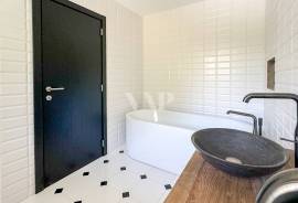 4 bedroom villa with pool, Vilamoura