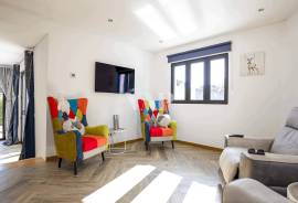 4 bedroom villa with pool, Vilamoura