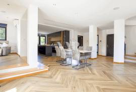 4 bedroom villa with pool, Vilamoura