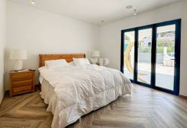 4 bedroom villa with pool, Vilamoura