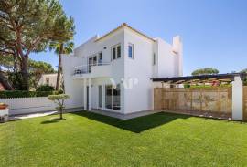 VILAMOURA - 2 bedroom townhouse with private pool