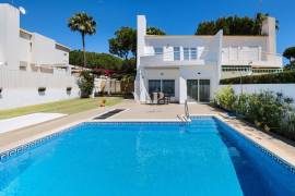 VILAMOURA - 2 bedroom townhouse with private pool