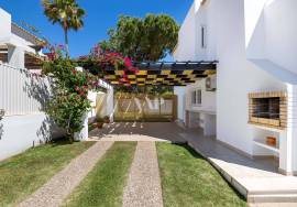 VILAMOURA - 2 bedroom townhouse with private pool