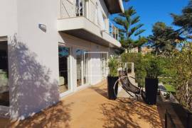 Villa with swimming pool and panoramic views, Restelo, Lisbon