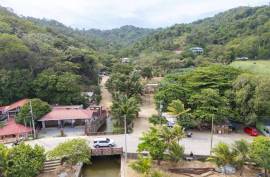 Excellent Plot of land for sale in Gravel Bay Roatan Honduras Excellent Plot of land for sale in Gravel Bay Roatan Honduras
