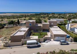 Exquisite Luxury Villa with Ocean Views and Private Spa Exquisite Luxury Villa with Ocean Views and Private Spa