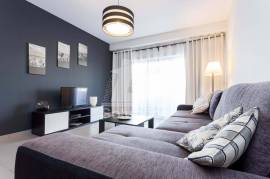 T1 Furnished with Pools and Parking 200m from the Beach