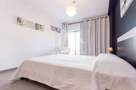 T1 Furnished with Pools and Parking 200m from the Beach