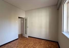 4 bedroom apartment for rent in downtown Porto 4 bedroom apartment for rent in downtown Porto