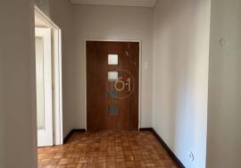 4 bedroom apartment for rent in downtown Porto 4 bedroom apartment for rent in downtown Porto