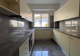 4 bedroom apartment for rent in downtown Porto 4 bedroom apartment for rent in downtown Porto