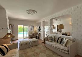 Centrally Located 5 Bedroom Villa with pool in Almancil, Algarve Centrally Located 5 Bedroom Villa with pool in Almancil, Algarve