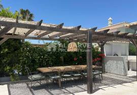 Centrally Located 5 Bedroom Villa with pool in Almancil, Algarve Centrally Located 5 Bedroom Villa with pool in Almancil, Algarve