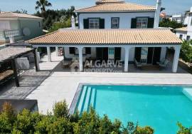 Centrally Located 5 Bedroom Villa with pool in Almancil, Algarve Centrally Located 5 Bedroom Villa with pool in Almancil, Algarve