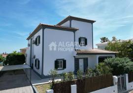 Centrally Located 5 Bedroom Villa with pool in Almancil, Algarve Centrally Located 5 Bedroom Villa with pool in Almancil, Algarve
