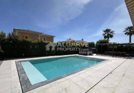 Centrally Located 5 Bedroom Villa with pool in Almancil, Algarve Centrally Located 5 Bedroom Villa with pool in Almancil, Algarve