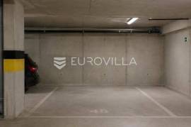 Žnjan, garage space in a great location
