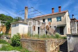 ISTRIA, LABIN - Detached house for adaptation with a sea view