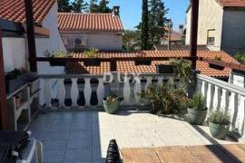 ISTRIA, MEDULIN - Exclusive sale: house with multiple residential units in a prime location