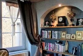 Former Presbytery With 145 M2 Of Living Space Offering 4 Bedrooms And A Private Terrace. Unique
