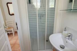 A Beautiful Single-Storey Villa Set On 1233 M2 Of Land With A Swimming Pool And Approximately 155 M2 Of Living Space.