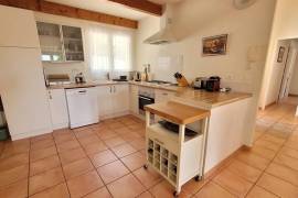 A Beautiful Single-Storey Villa Set On 1233 M2 Of Land With A Swimming Pool And Approximately 155 M2 Of Living Space.