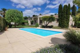 A Beautiful Single-Storey Villa Set On 1233 M2 Of Land With A Swimming Pool And Approximately 155 M2 Of Living Space.