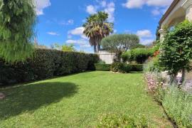 A Beautiful Single-Storey Villa Set On 1233 M2 Of Land With A Swimming Pool And Approximately 155 M2 Of Living Space.