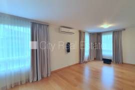 Detached house for rent in Riga district, 235.00m2 Detached house for rent in Riga district, 235.00m2