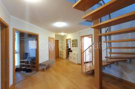 Detached house for rent in Riga district, 235.00m2 Detached house for rent in Riga district, 235.00m2