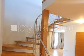 Detached house for rent in Riga district, 235.00m2 Detached house for rent in Riga district, 235.00m2
