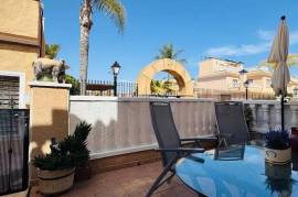 MAGNÍFICA CASA ADOSADA CON VISTAS A LA PISCINA EN LOS DOLSES MAGNÍFICA CASA ADOSADA CON VISTAS A LA PISCINA EN LOS DOLSES