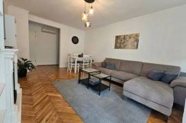 Beautiful and spacious two-bedroom apartment in an excellent location