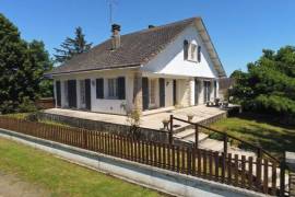 A Beautiful Detached House Between Ruffec and Sauze-Vaussais - €150530