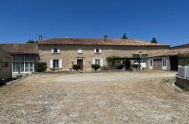 Impressive 9 Bedroomed Stone Property With A Pool And Gite - €378,950