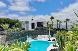 7 Bedroom Villa For Sale 7 Bedroom Villa For Sale
