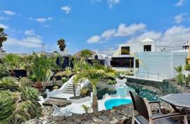7 Bedroom Villa For Sale