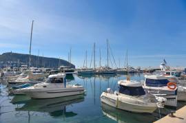 listing listing