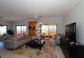 Live in the heart of Armação de Pêra with all the comfort you deserve! Live in the heart of Armação de Pêra with all the comfort you deserve!