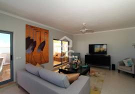 Live in the heart of Armação de Pêra with all the comfort you deserve! Live in the heart of Armação de Pêra with all the comfort you deserve!