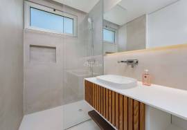 Leasehold | 2 Bedroom Apartment | Swimming Pool | Center | Funchal Bay View | Madeira Island | Leasehold | 2 Bedroom Apartment | Swimming Pool | Center | Funchal Bay View | Madeira Island |