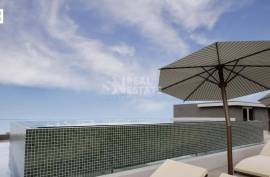 3 Bedroom Apartment | Top Floor | Rooftop Pool | Câmara de Lobos | Madeira Island
